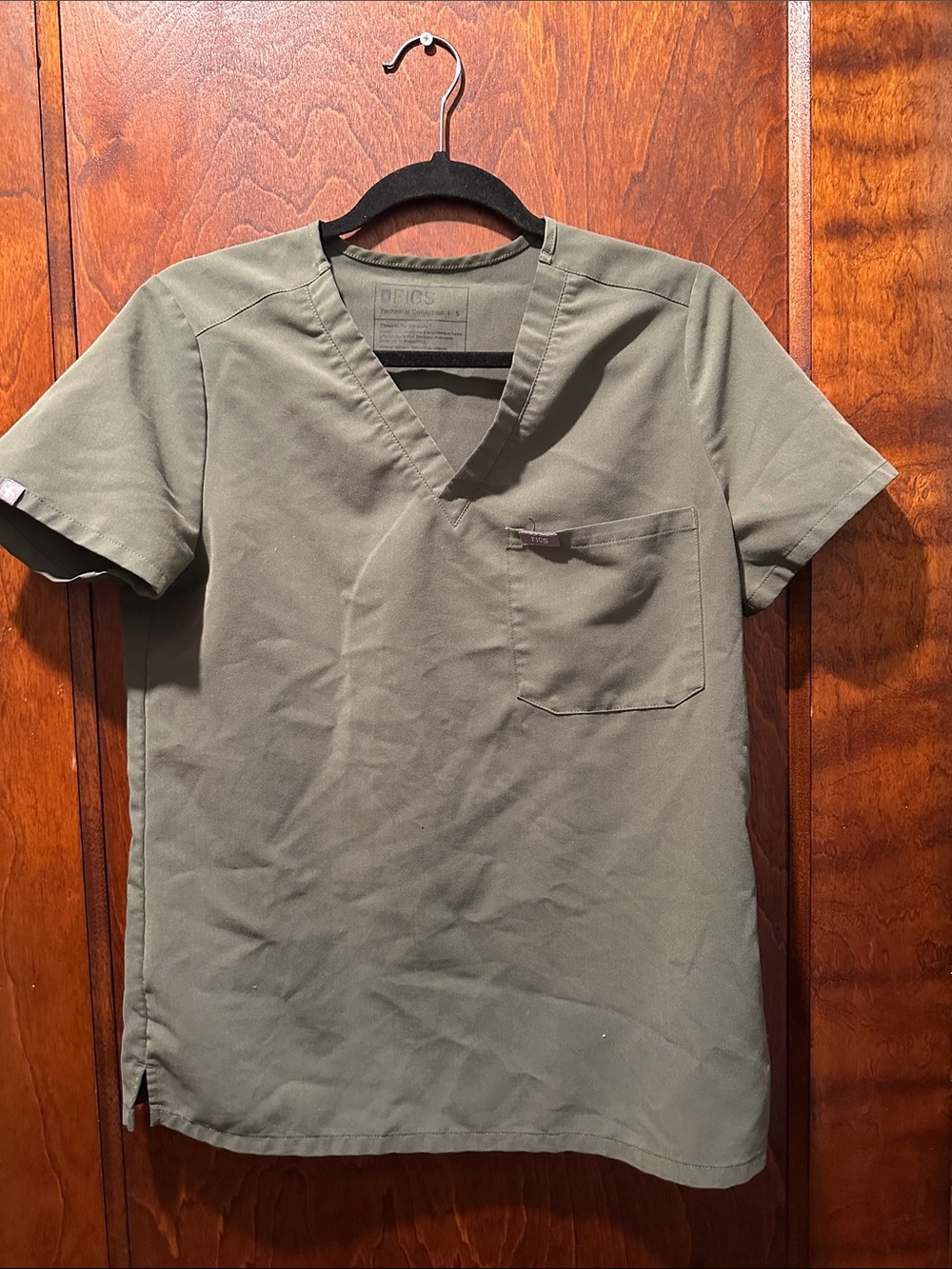 Fig’s Olive Green V-Neck Scrub Top
